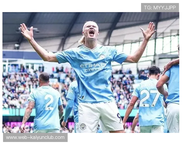 曼城斯通斯门前补射帮助球队锁定胜利：从场上直击生活的点滴力量